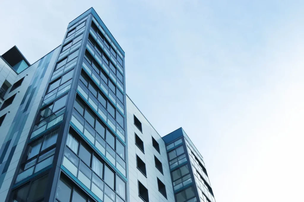 Immeuble vue en contre-plongée
